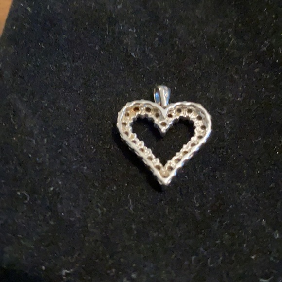 Authentic - 10K Heart Pendant - Picture 4 of 6